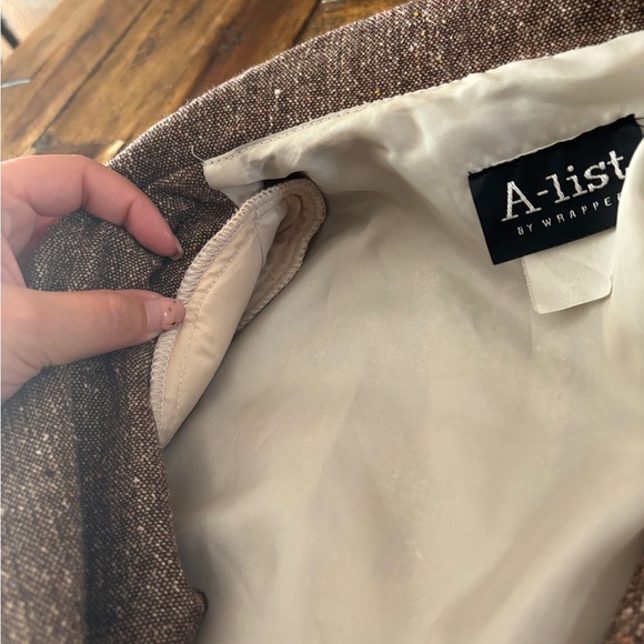 Vintage-inspired Women's Tweed Blaze  Chic Brown Women's Blazer - Picture 7 of 8